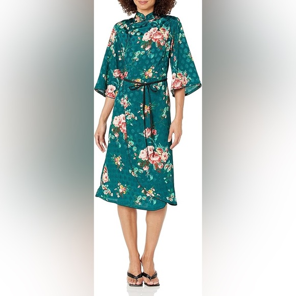 Dresses & Skirts - Floral Wrap Dress Dress SIZE XXL